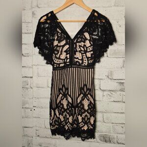 Boohoo Black Lace Bodycon Dress Nude Lined V Neck Short Sleeve
